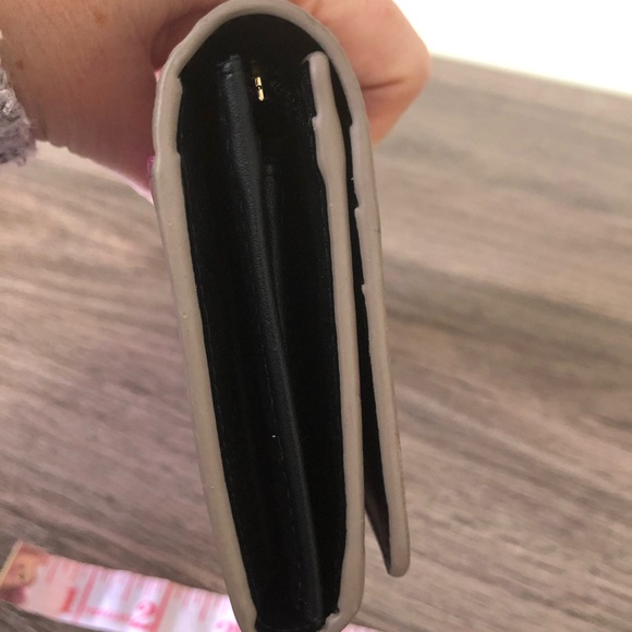 Like new Lodis wallet - Picture 7 of 8
